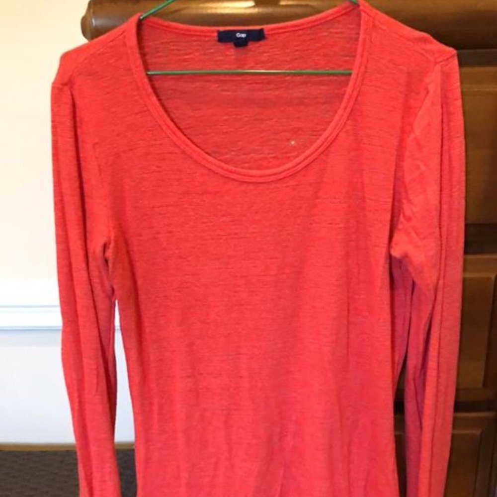Gap shirt